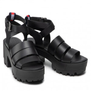 HEELED LEATHER SANDAL